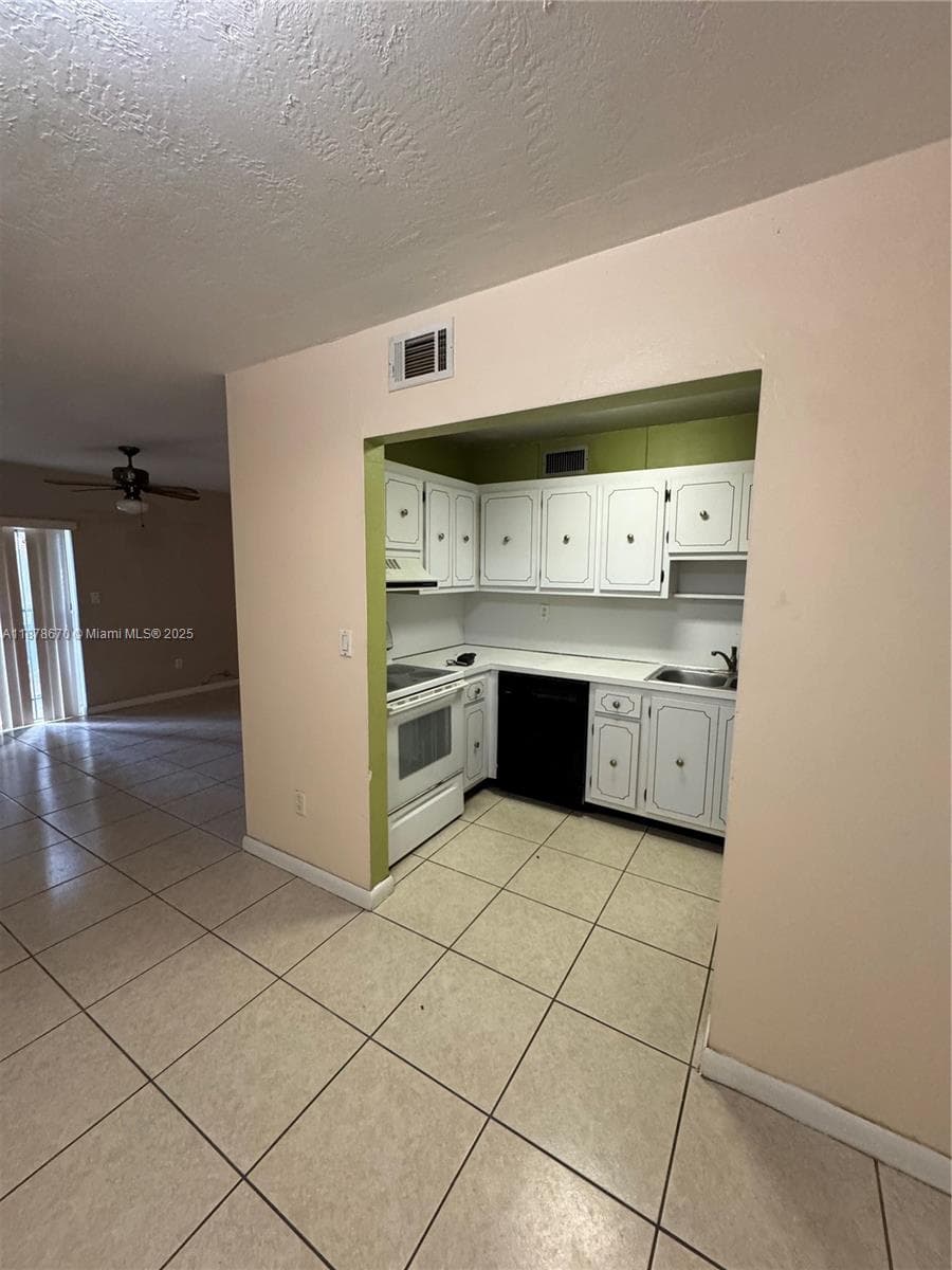 10353 N Kendall Dr BB2 photo 5