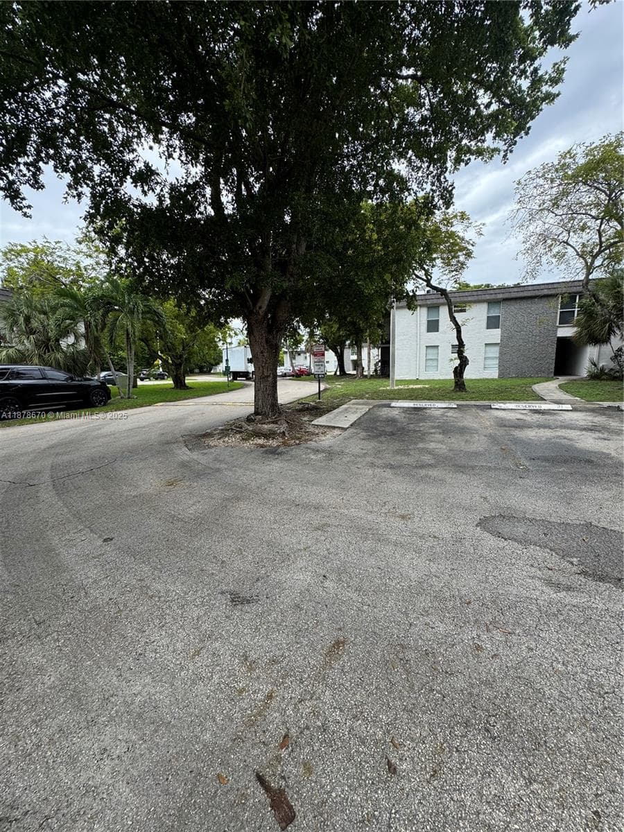 10353 N Kendall Dr BB2 photo 18