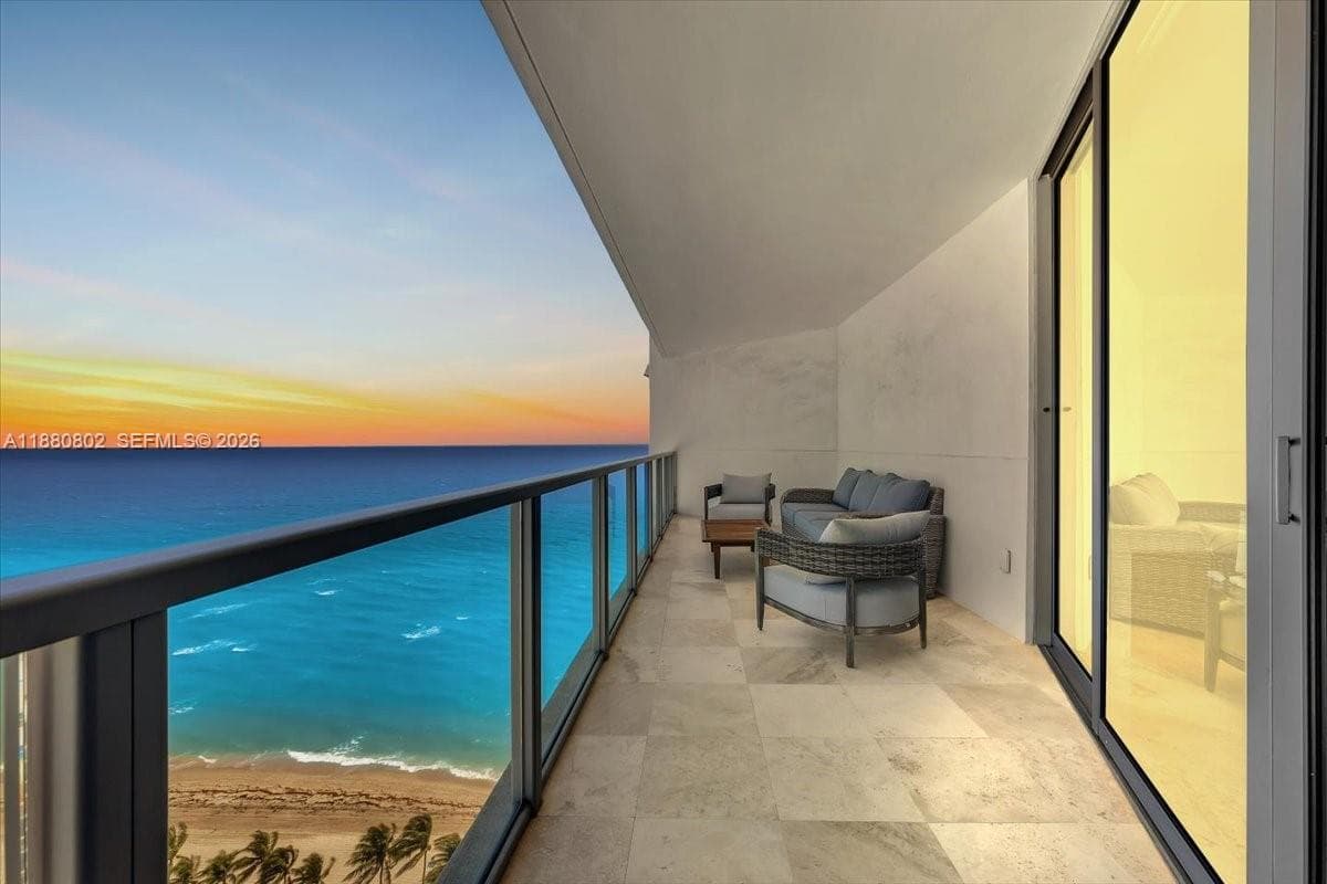 3101 S Ocean Dr 2307 photo 2