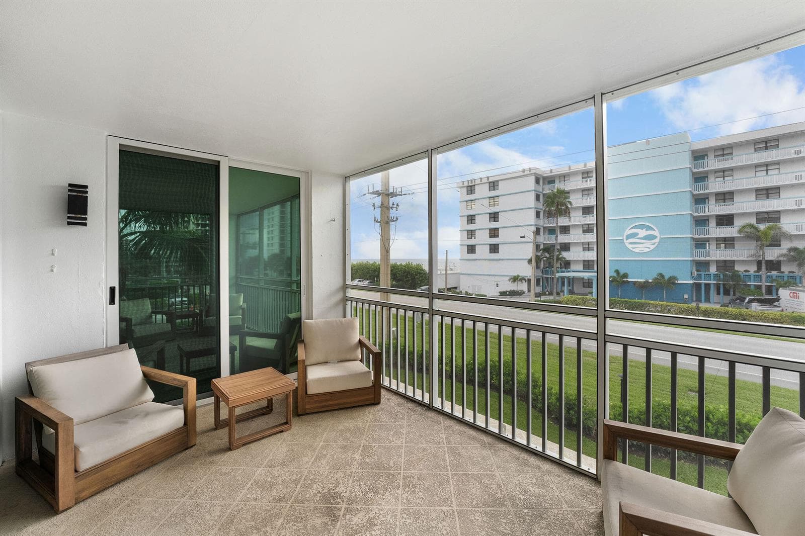 911 Ocean Drive 201 photo 17