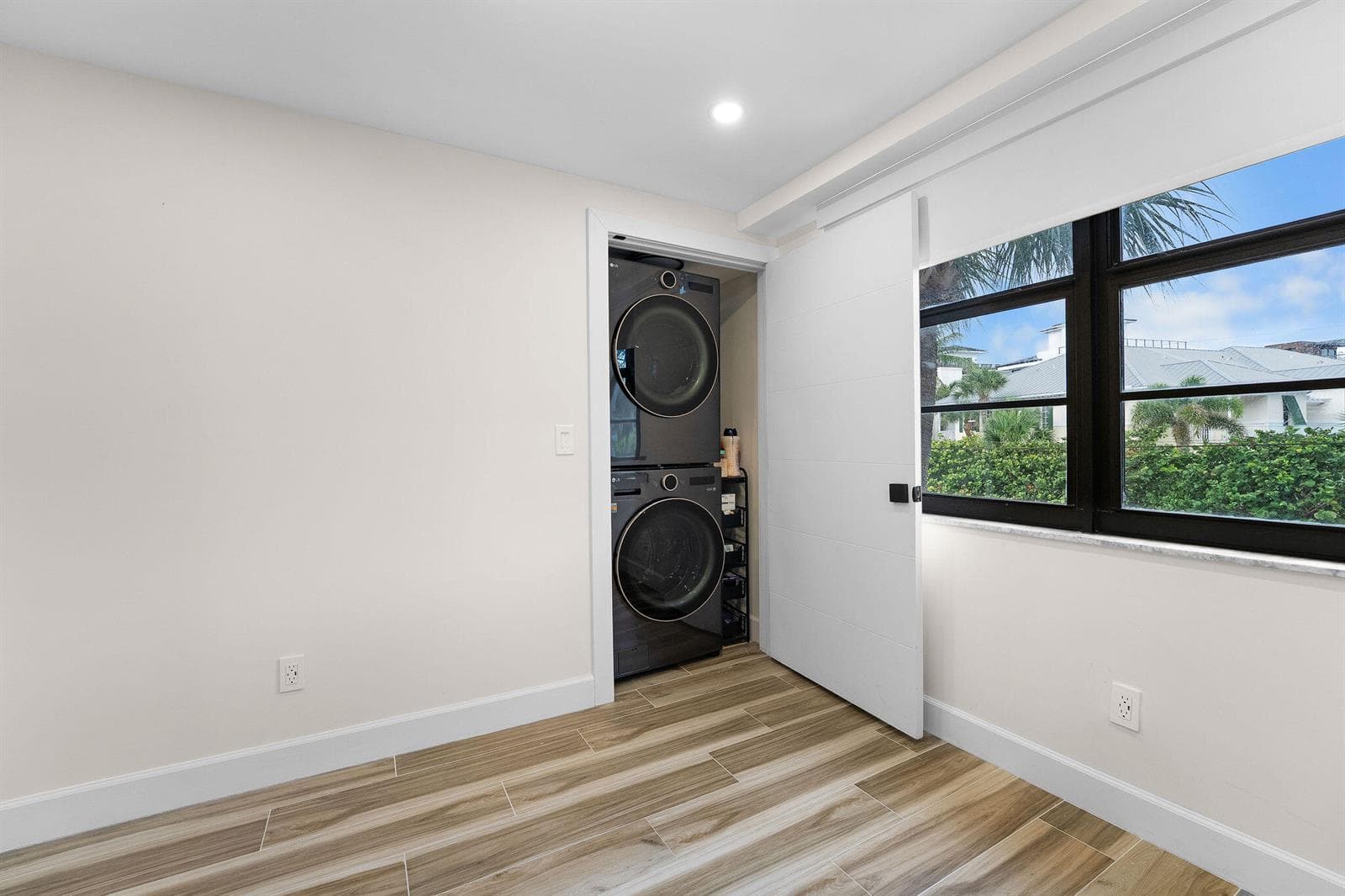 911 Ocean Drive 201 photo 5