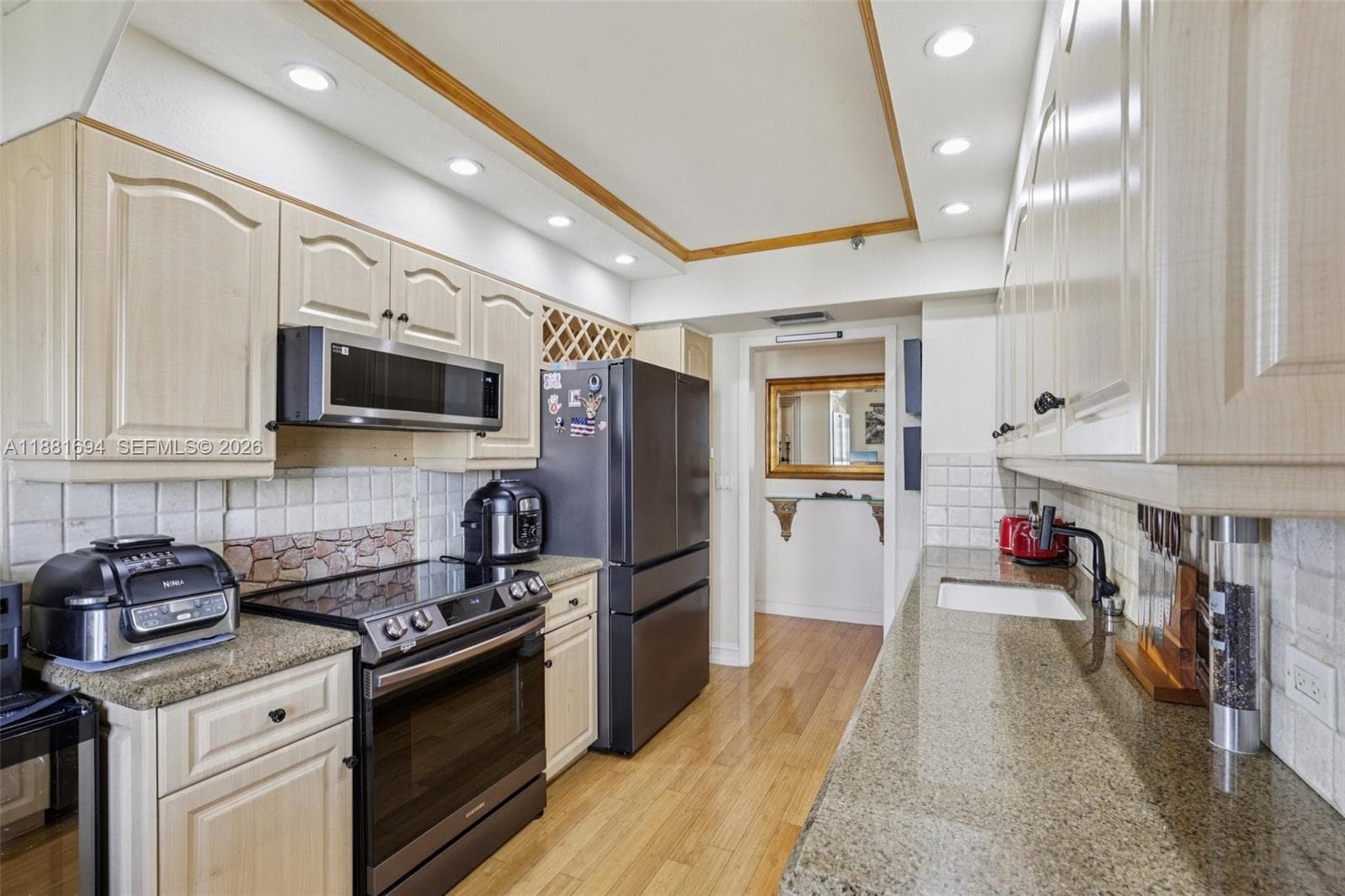 20191 E Country Club Dr 1102 photo 9