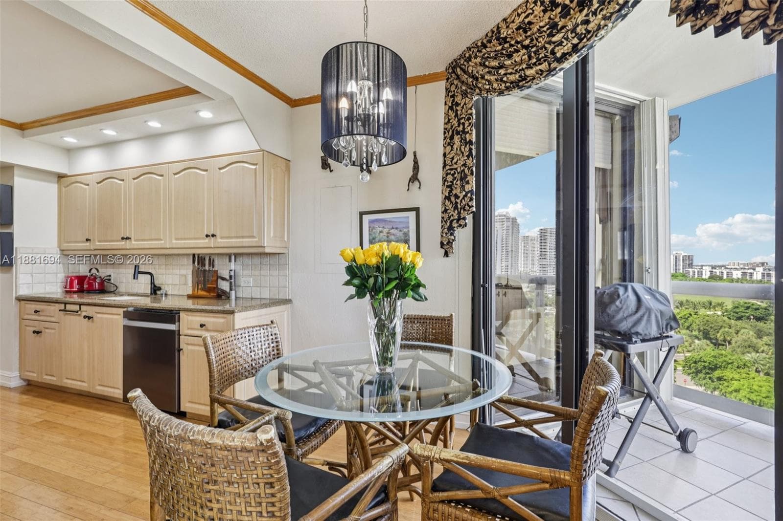 20191 E Country Club Dr 1102 photo 10