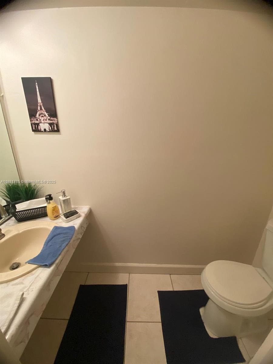 200 Diplomat Pkwy 329 photo 5