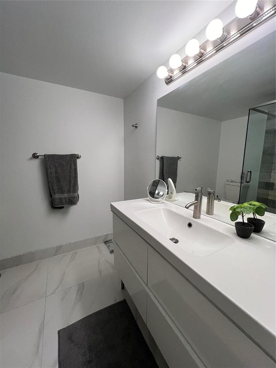 1200 Hibiscus Avenue 1501 photo 6
