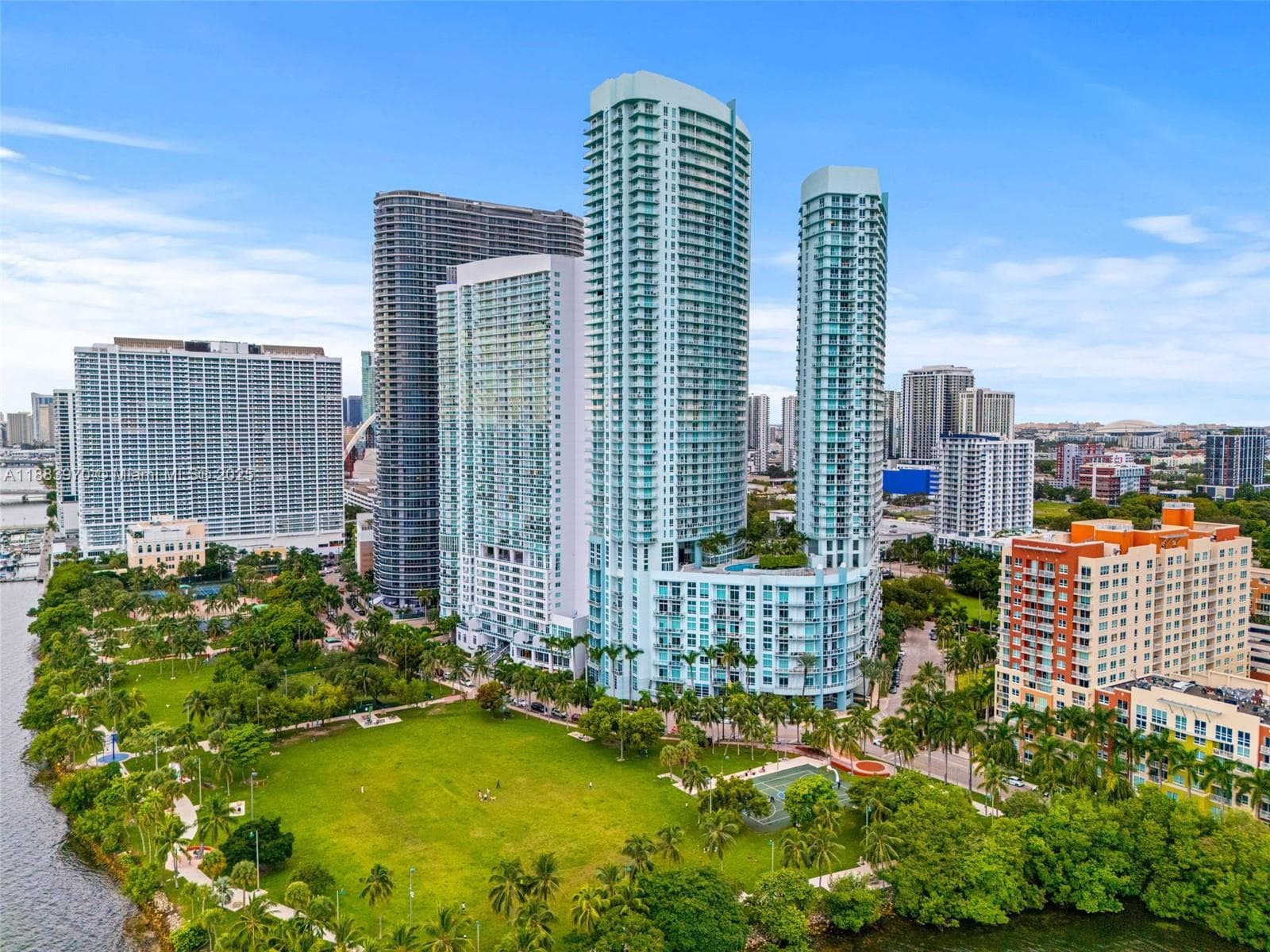 1900 N Bayshore Dr 4018 photo 2