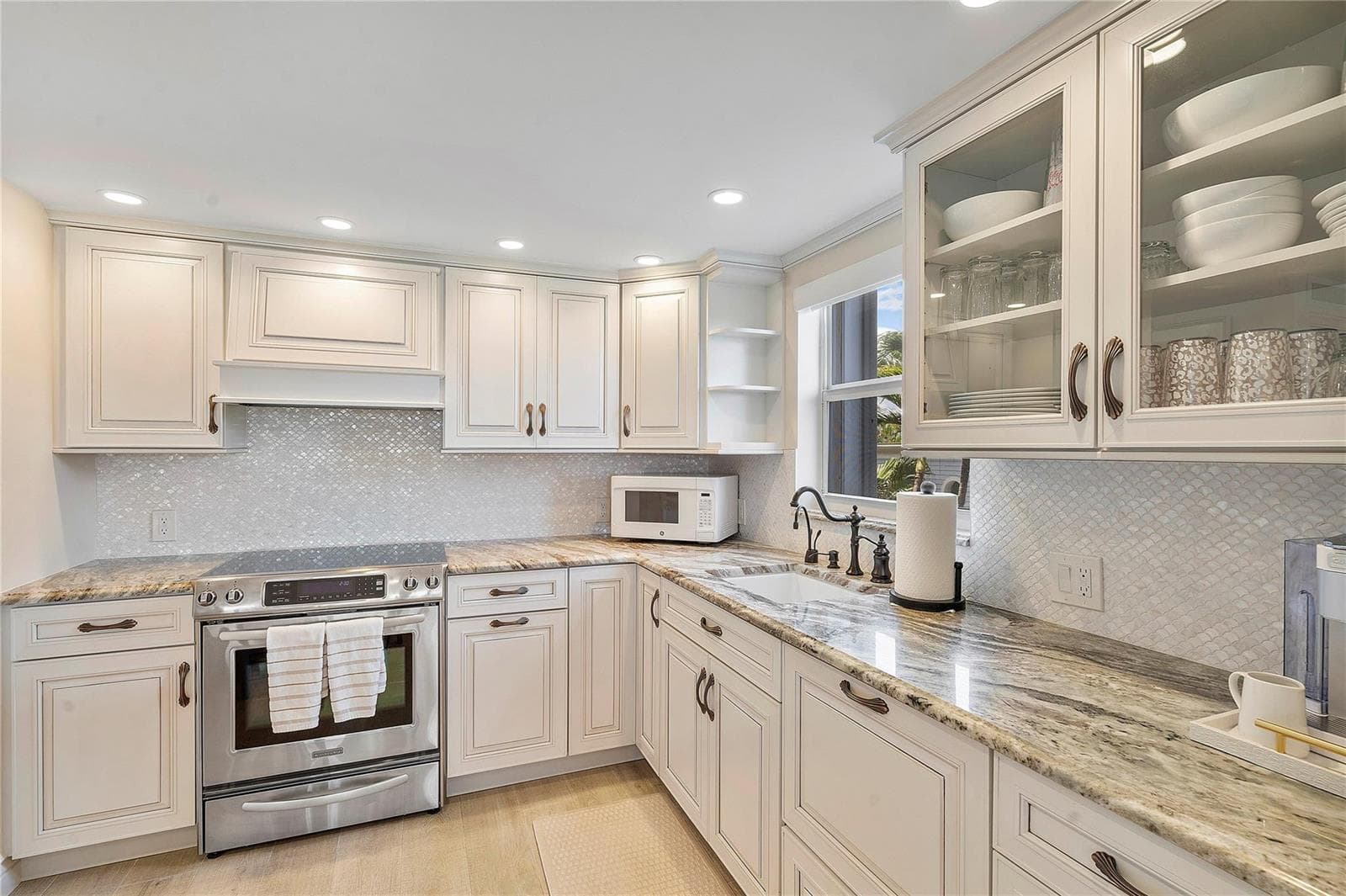 1710 S Ocean Lane 201 photo 9