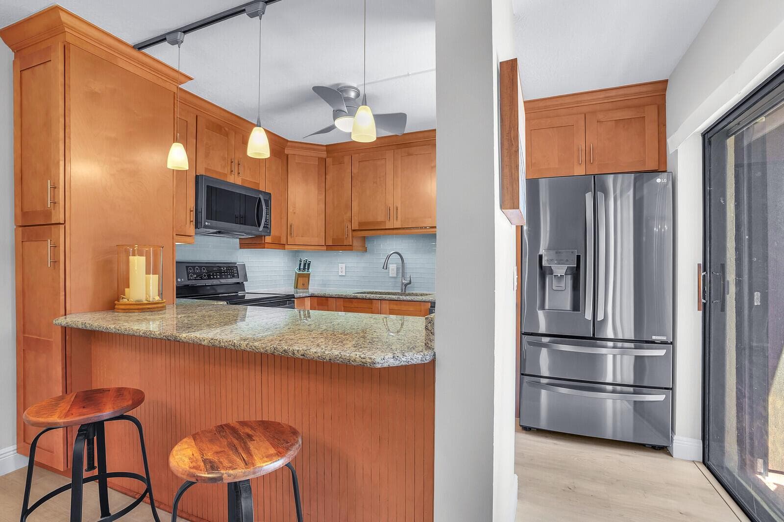 825 Center Street 14a photo 12