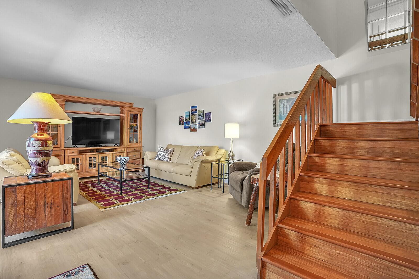 825 Center Street 14a photo 20
