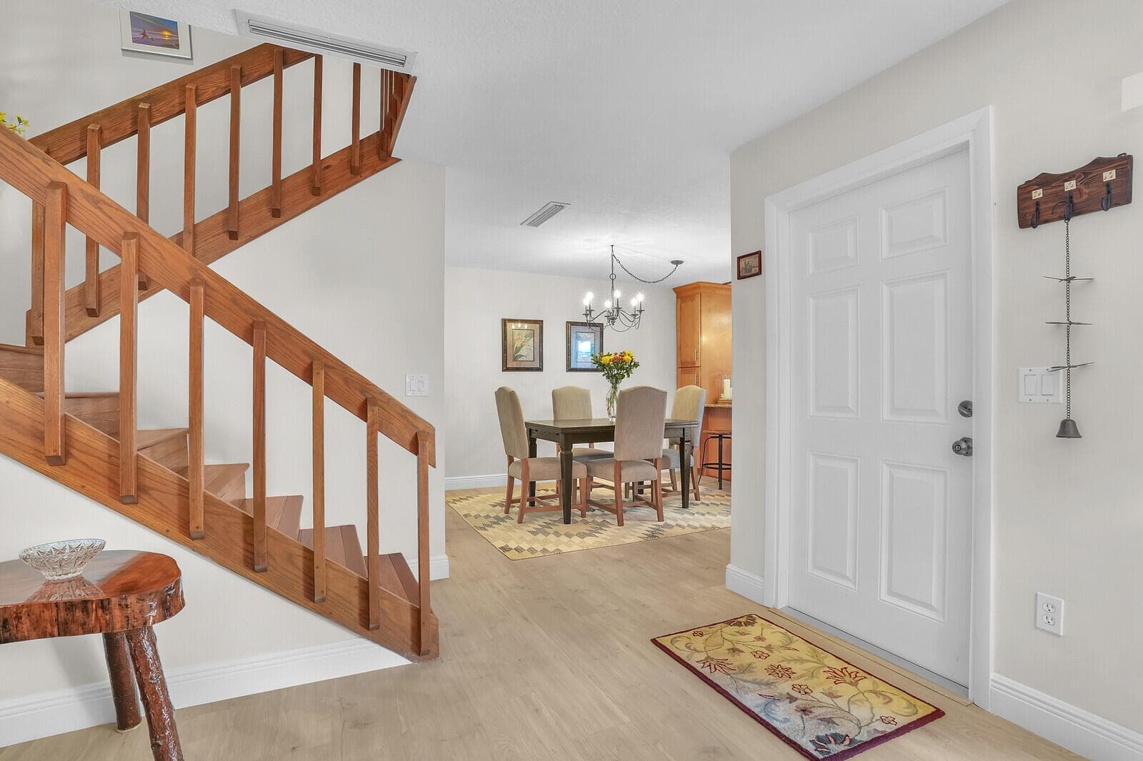 825 Center Street 14a photo 9