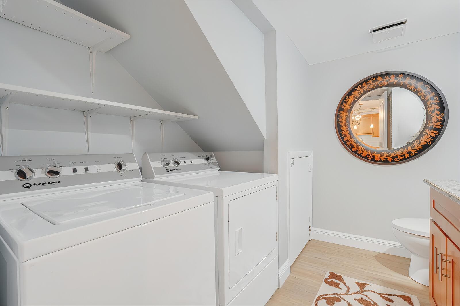 825 Center Street 14a photo 19