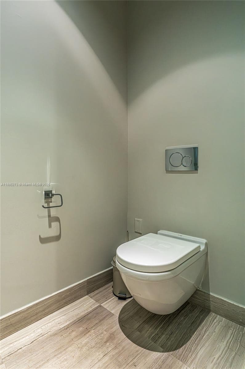 3250 NE 188th St 603 photo 25
