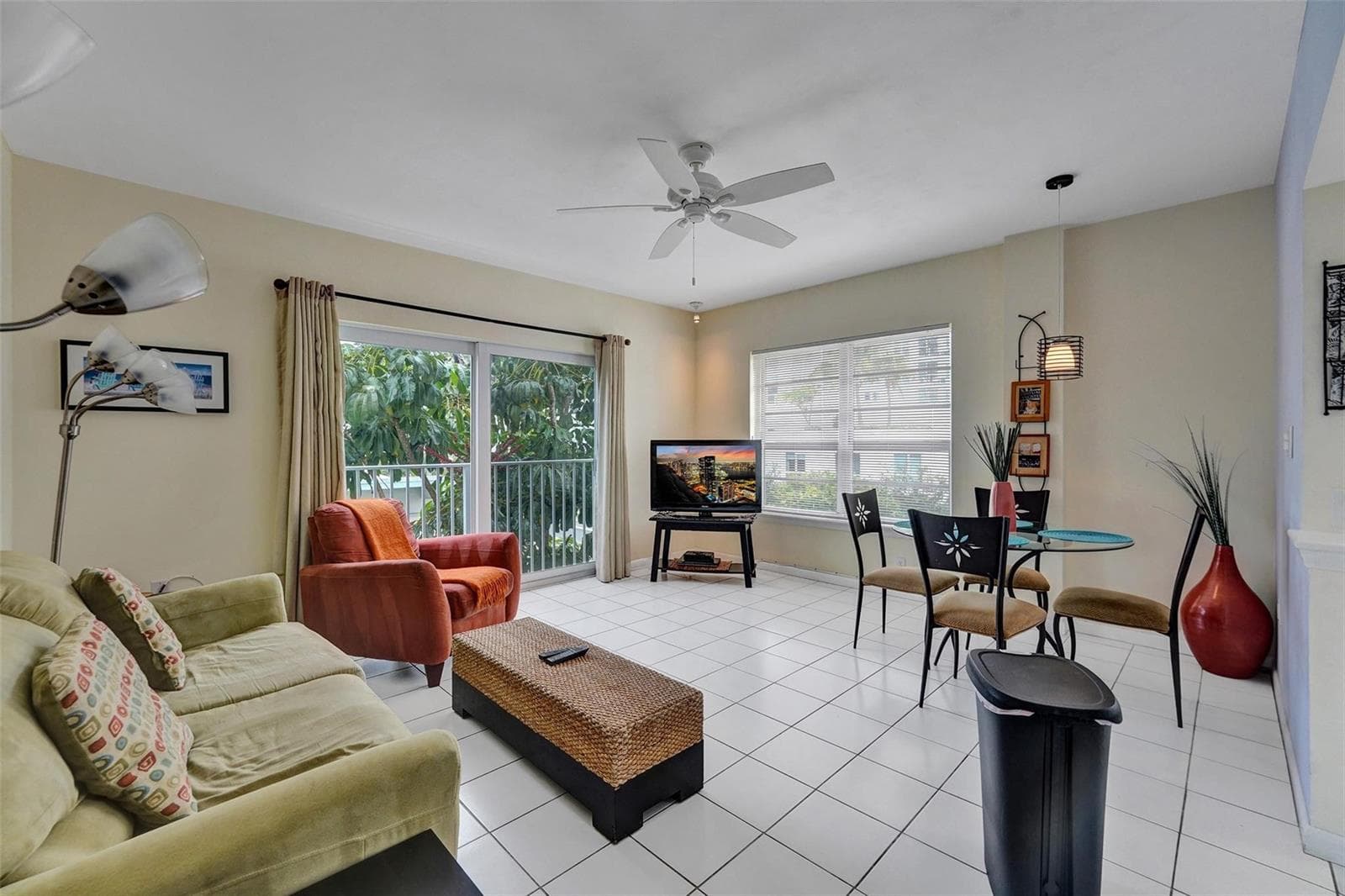 341 N Birch Road 316 photo 4