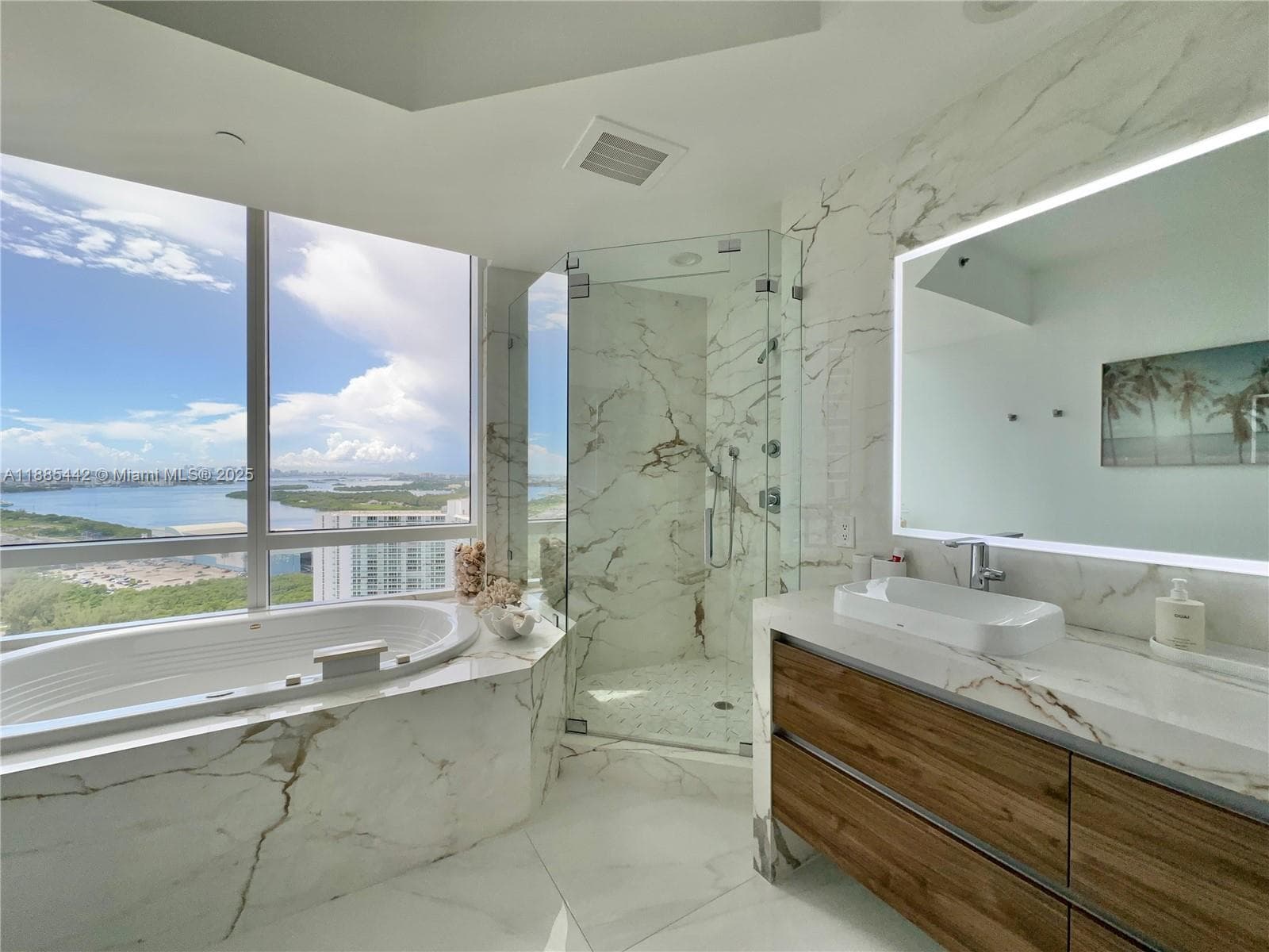 15901 Collins Ave 2406 photo 17