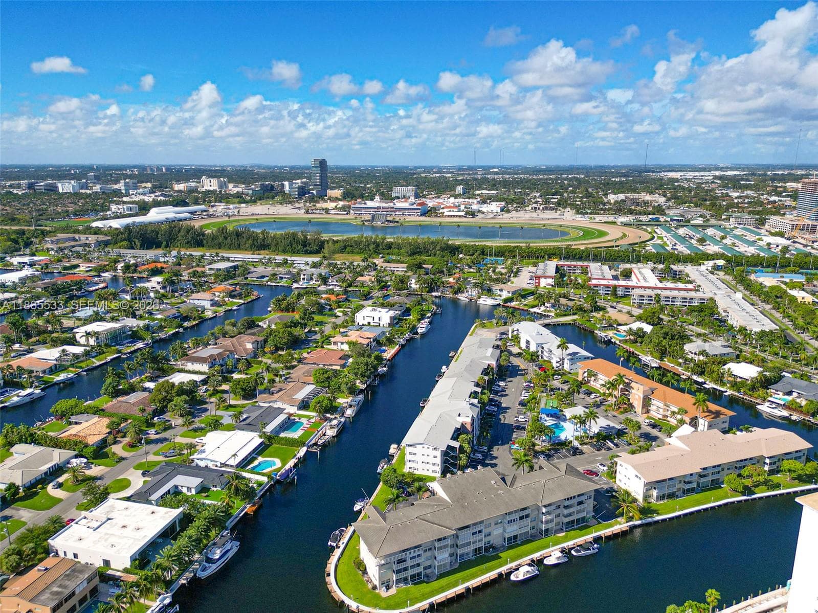 401 Golden Isles Dr 908 photo 22