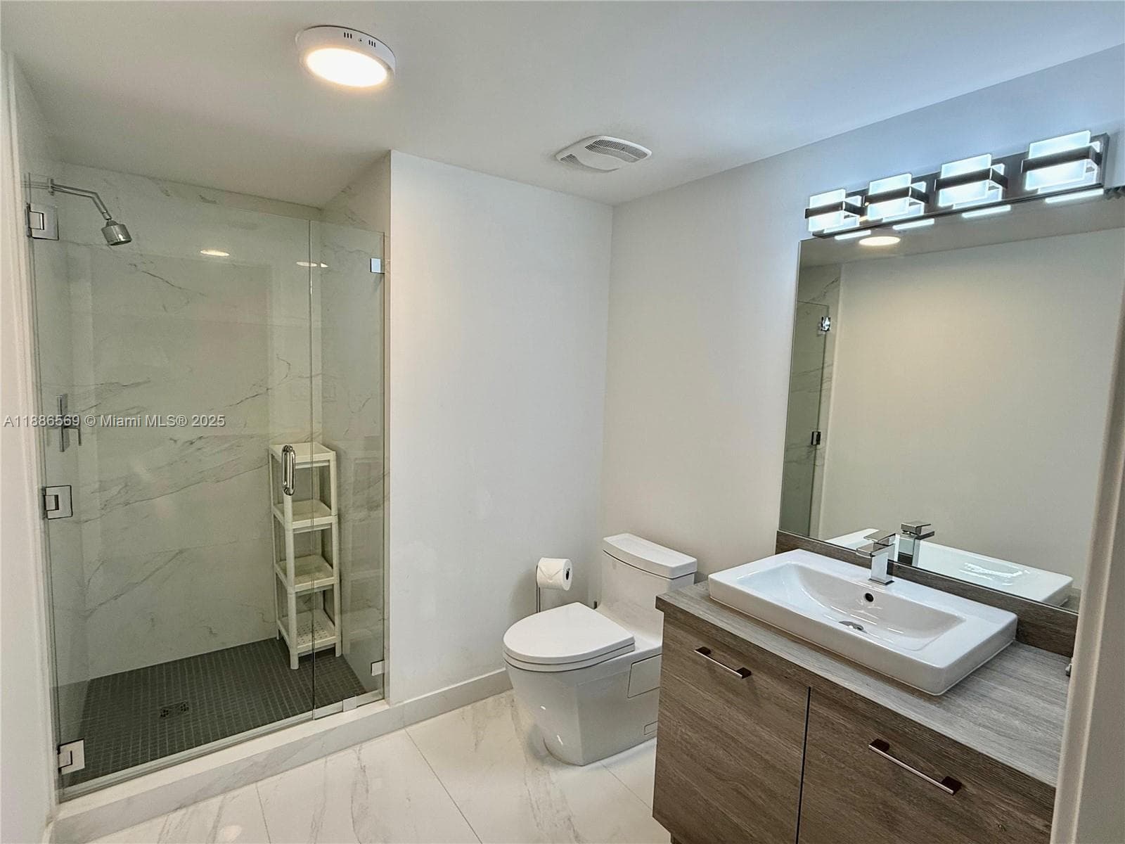 400 Sunny Isles Blvd 916 photo 17