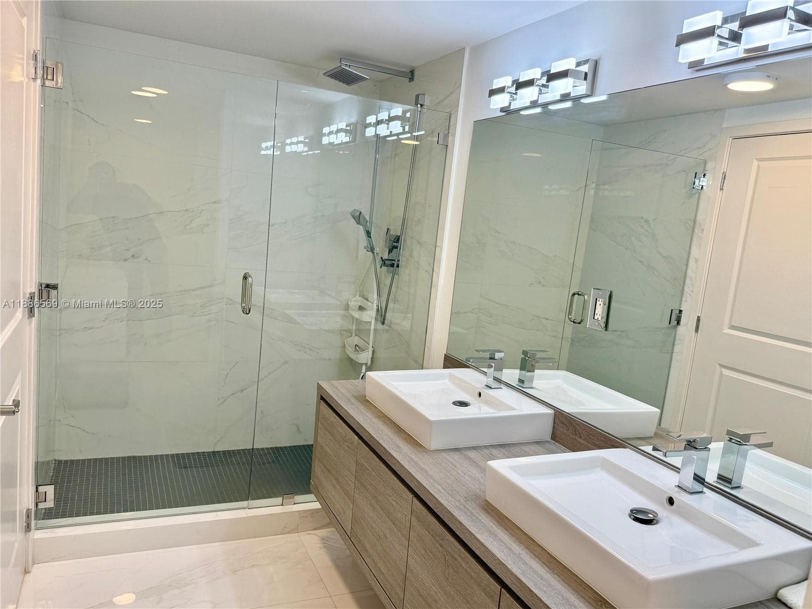 400 Sunny Isles Blvd 916 photo 16