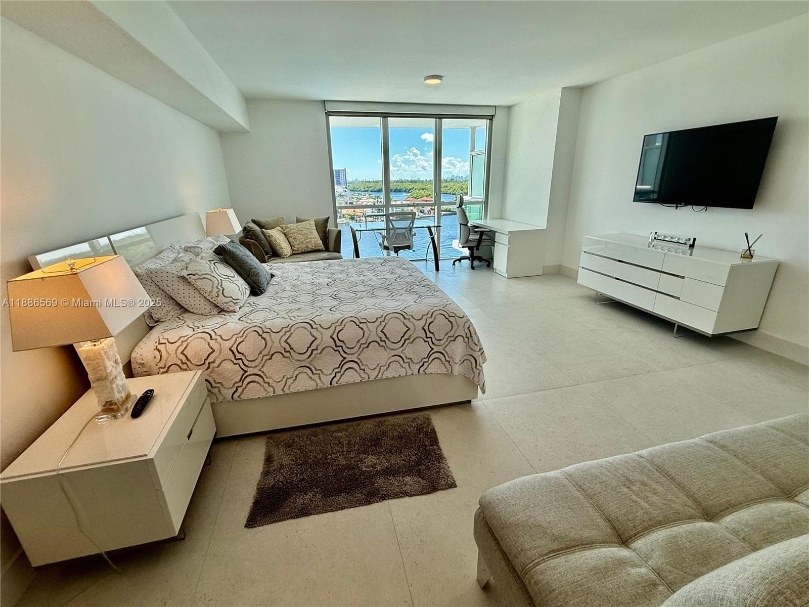 400 Sunny Isles Blvd 916 photo 12