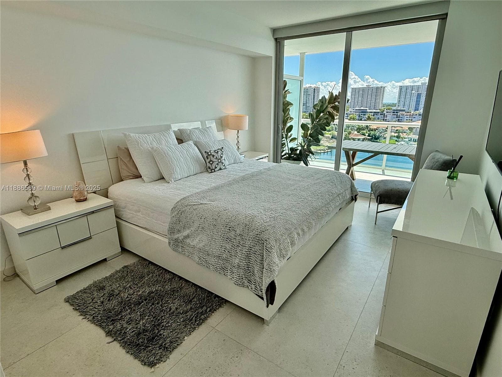 400 Sunny Isles Blvd 916 photo 10