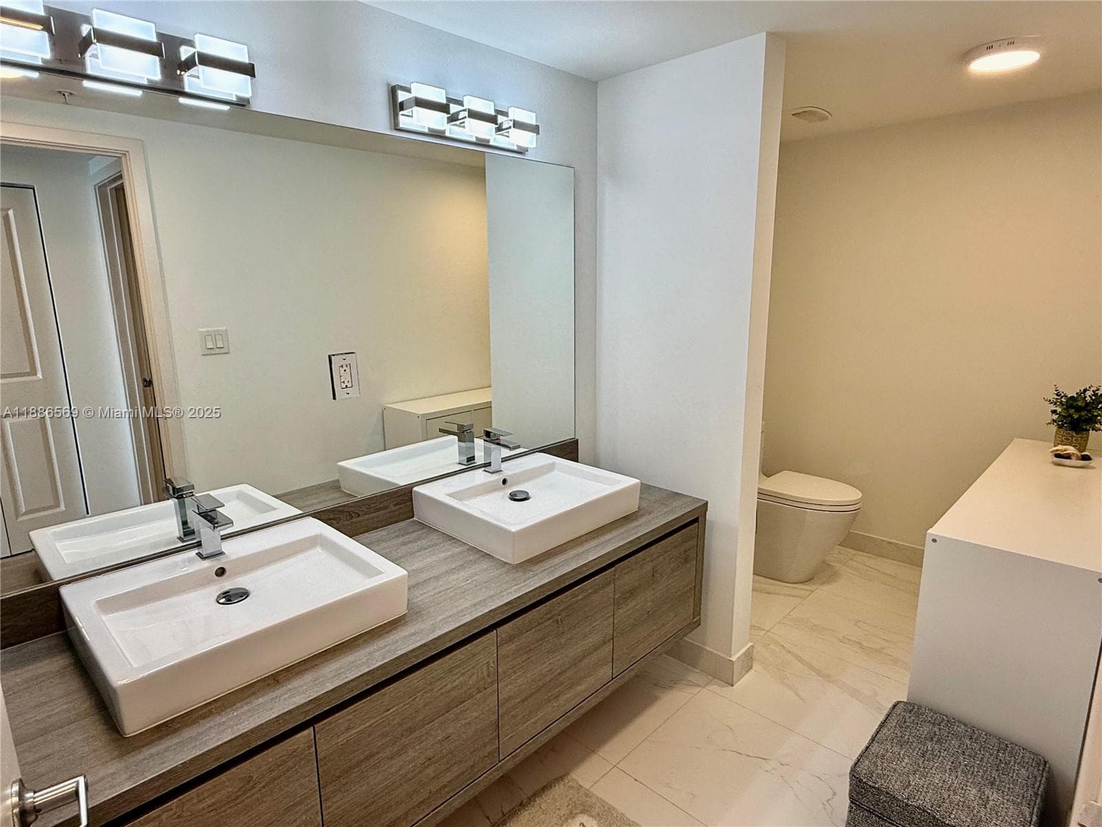 400 Sunny Isles Blvd 916 photo 15