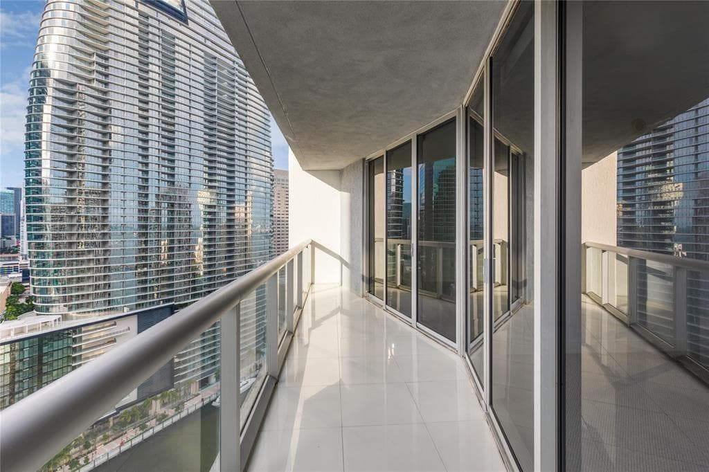 465 Brickell Avenue 2706 photo 23