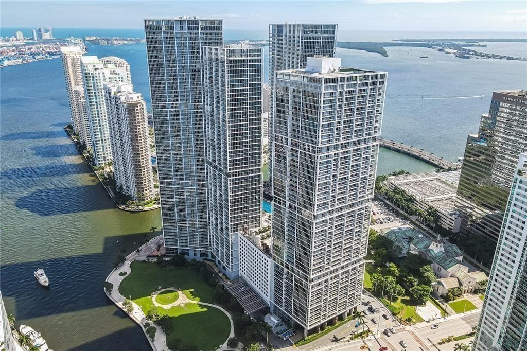465 Brickell Avenue 2706 photo 16