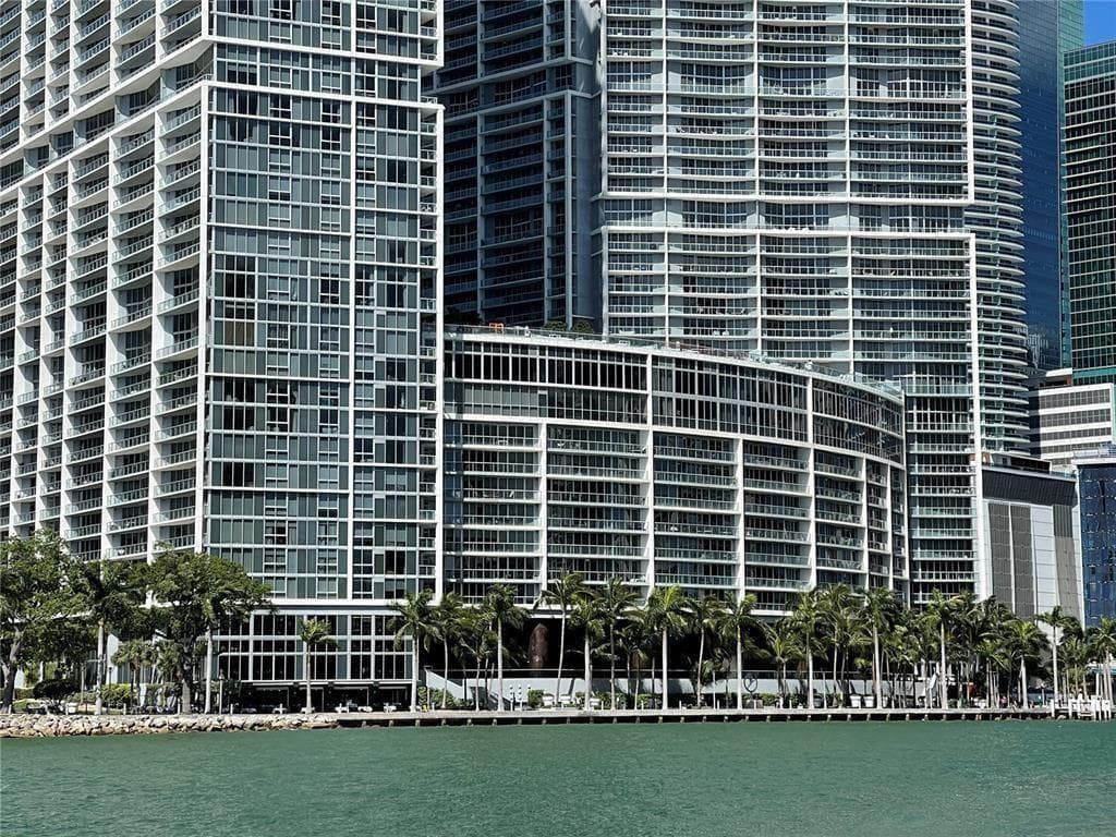 465 Brickell Avenue 2706 photo 12