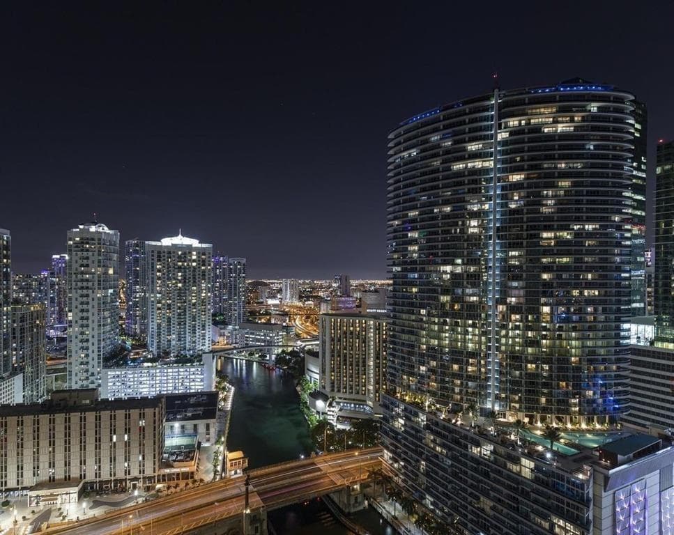 465 Brickell Avenue 2706 photo 5