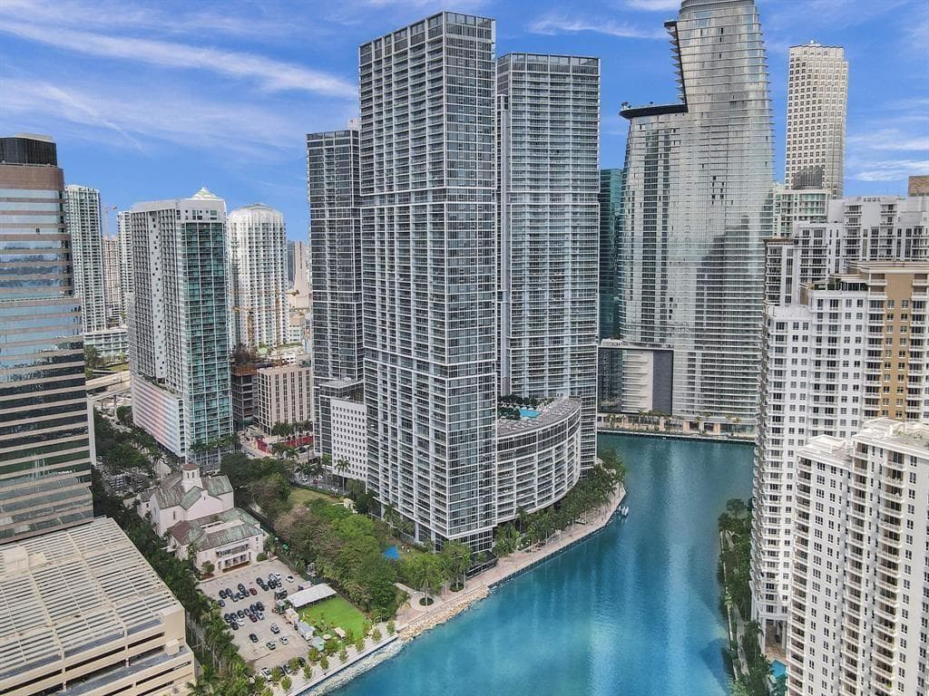 465 Brickell Avenue 2706 photo 9