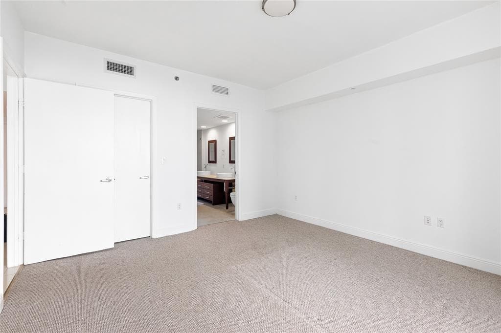 465 Brickell Avenue 2706 photo 24