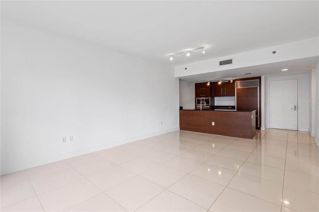 465 Brickell Avenue 2706 photo 19