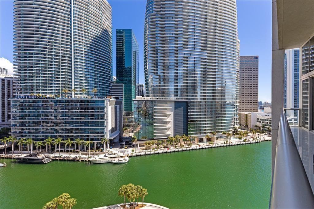 465 Brickell Avenue 2706 photo 4