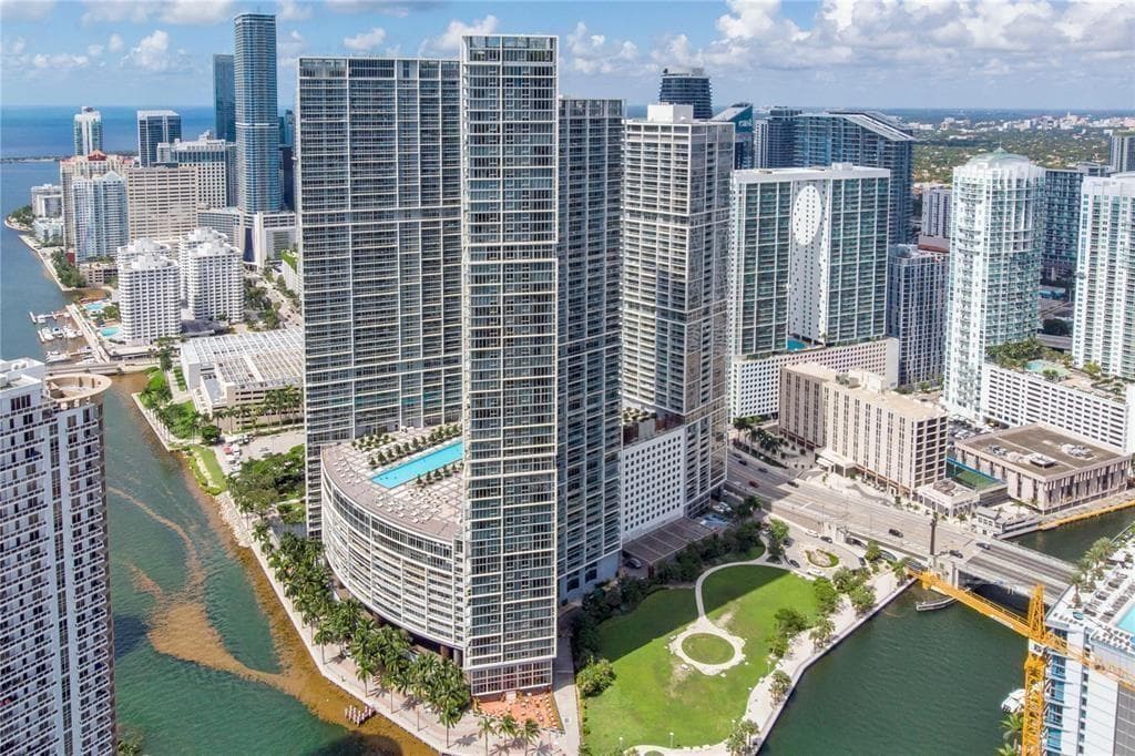 465 Brickell Avenue 2706 photo 8
