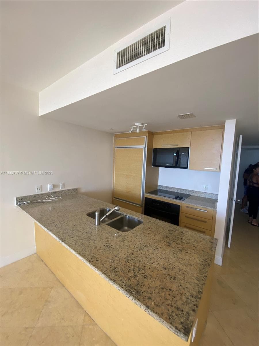 1800 S Ocean Dr 2909 photo 12