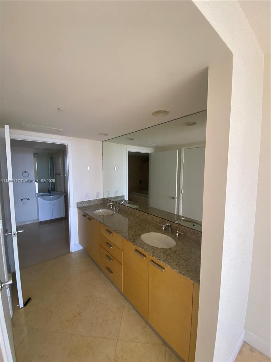 1800 S Ocean Dr 2909 photo 7