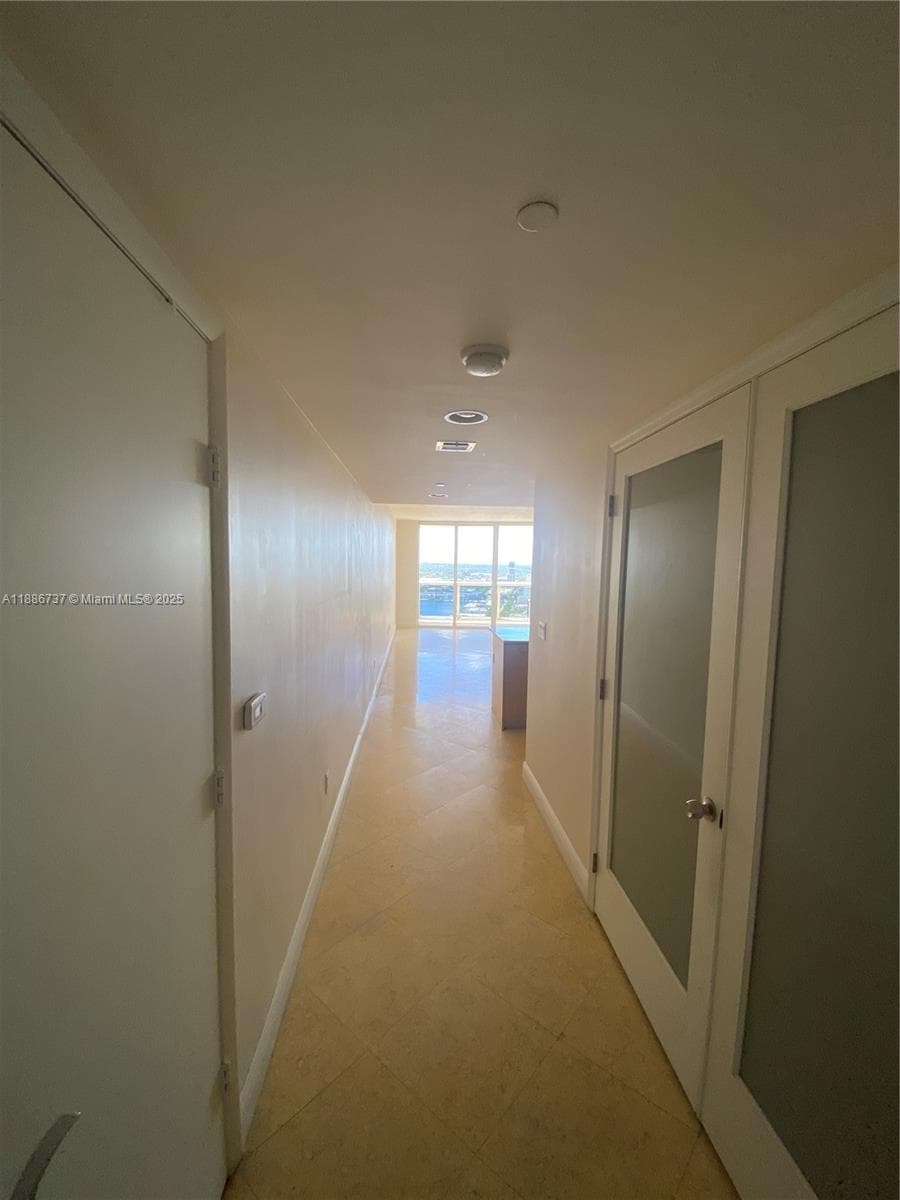 1800 S Ocean Dr 2909 photo 3