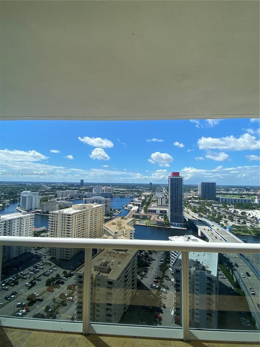 1800 S Ocean Dr 2909 photo 1
