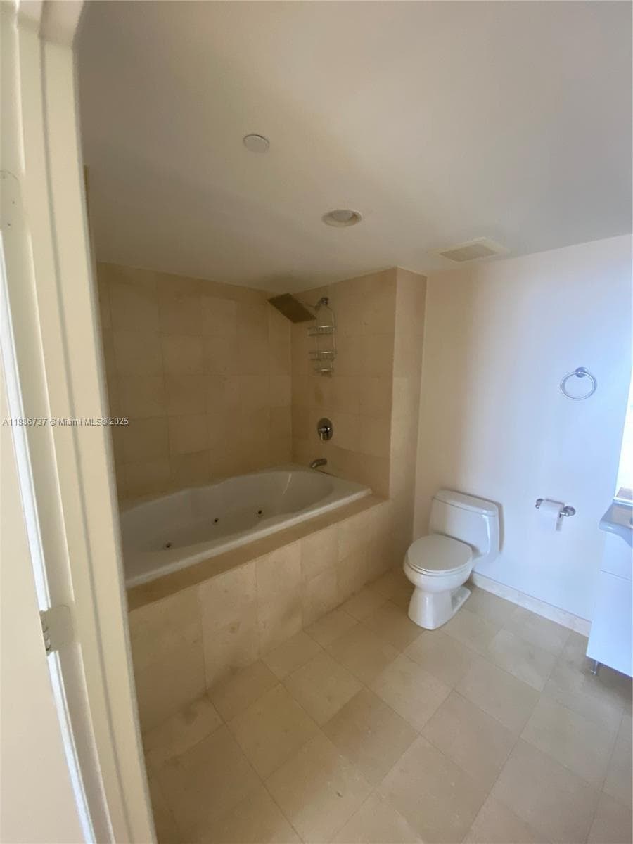 1800 S Ocean Dr 2909 photo 8