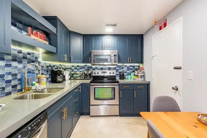 3901 S Ocean Dr 14L photo 9