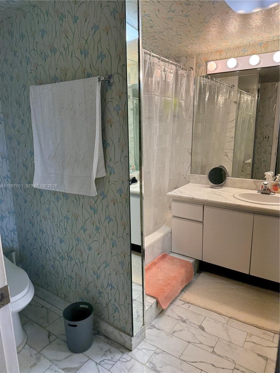 2555 Collins Ave 2112 photo 16