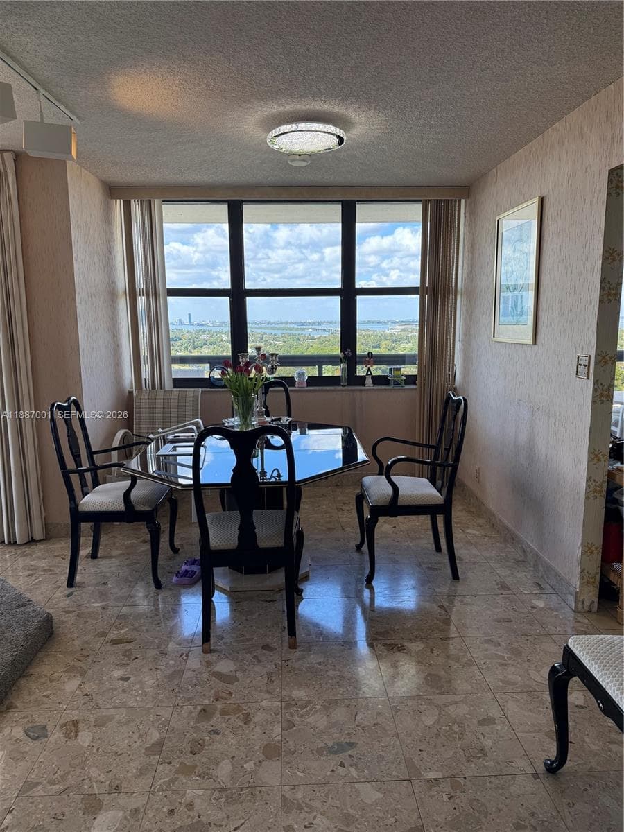 2555 Collins Ave 2112 photo 11