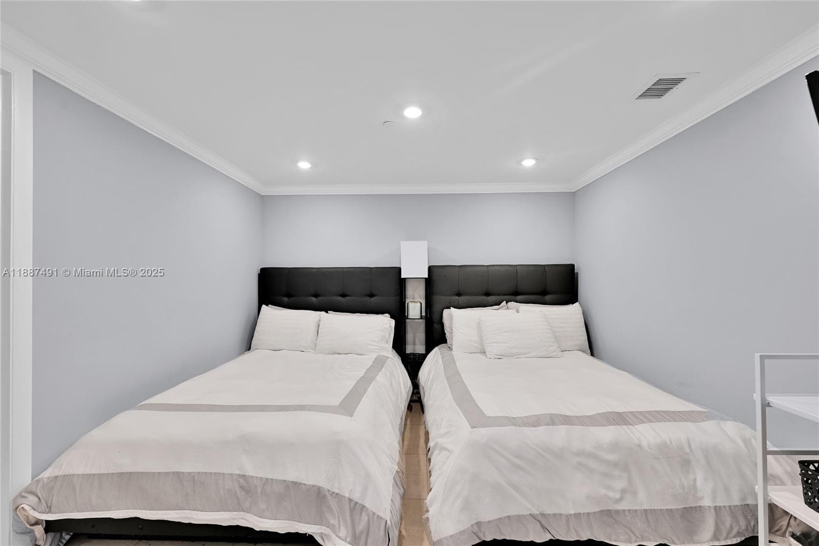 1850 S OCEAN DR 1507 photo 15
