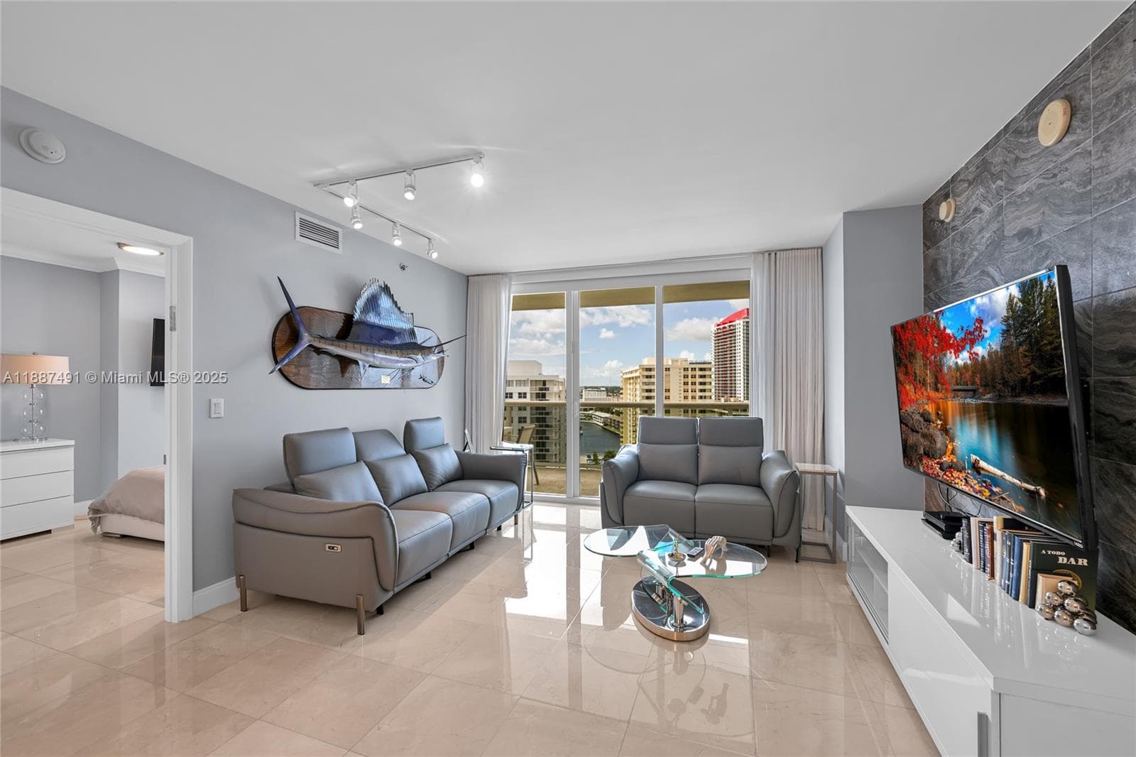 1850 S OCEAN DR 1507 photo 4