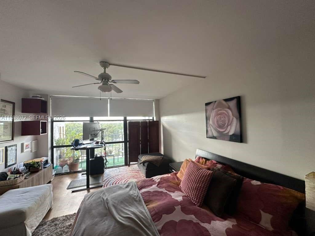 1000 Parkview Dr 627 photo 8