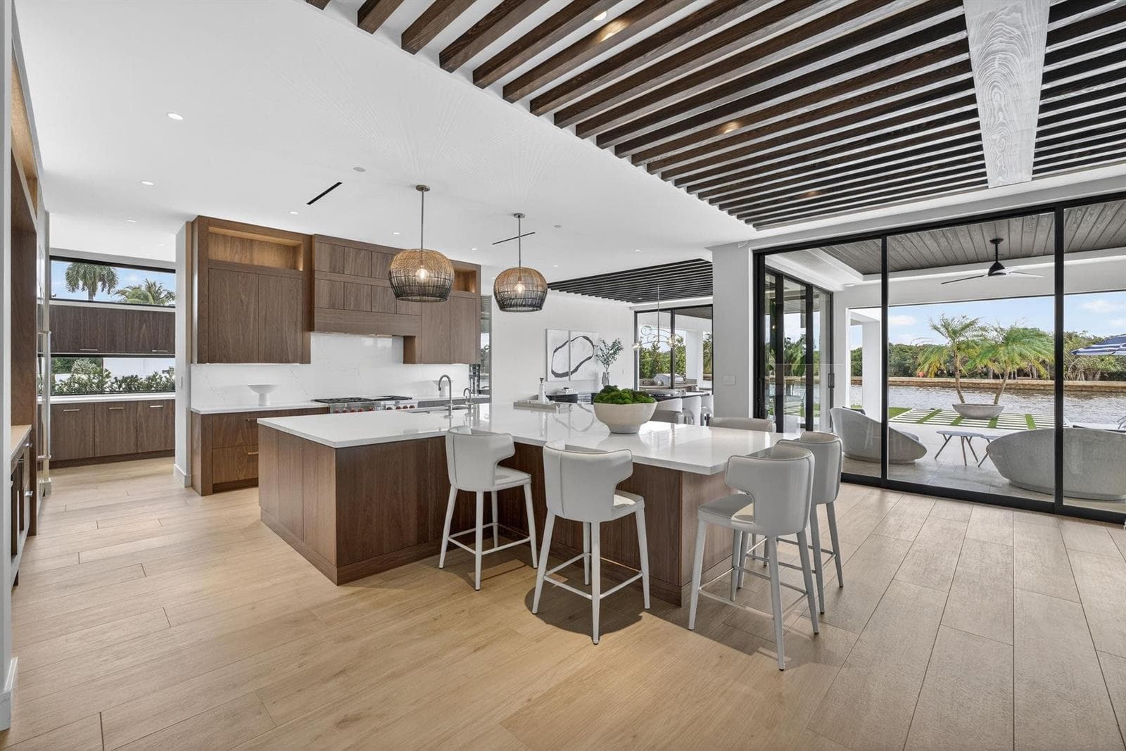 1918 Intracoastal Drive photo 4