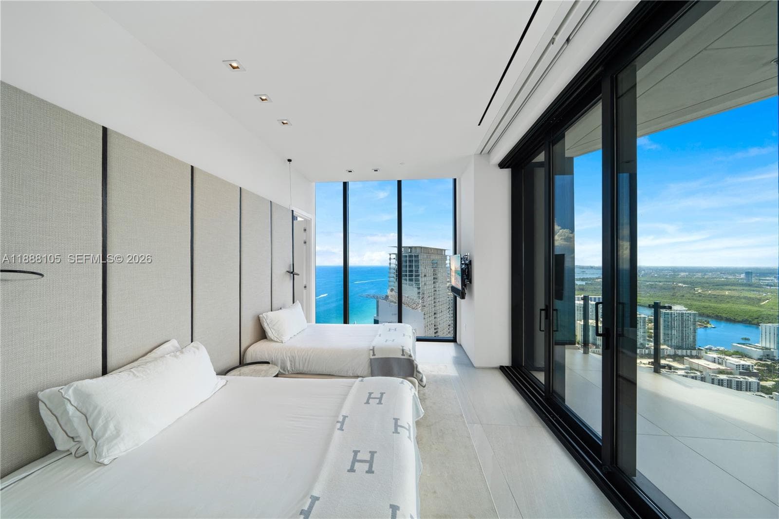 17141 Collins Ave LPH-1 photo 15