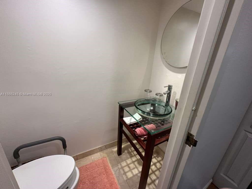 1000 Parkview Dr 627 photo 13
