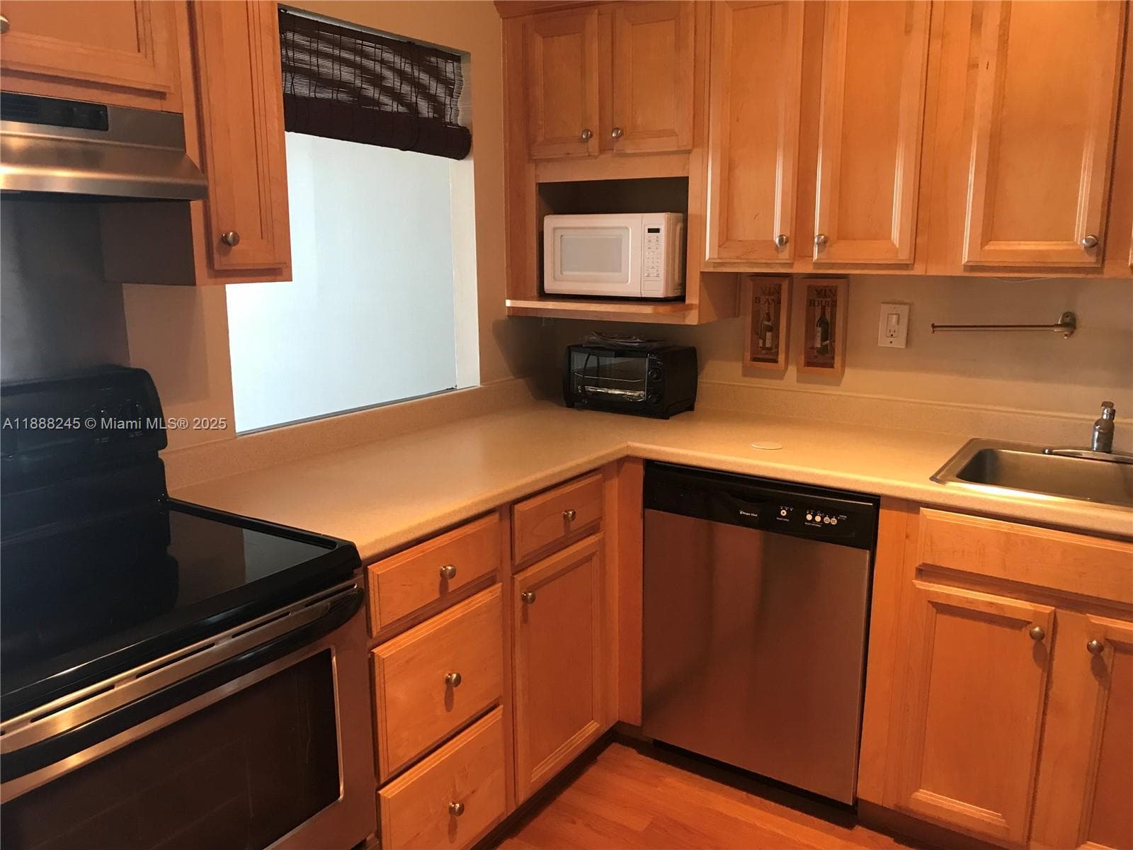 1000 Parkview Dr 627 photo 1