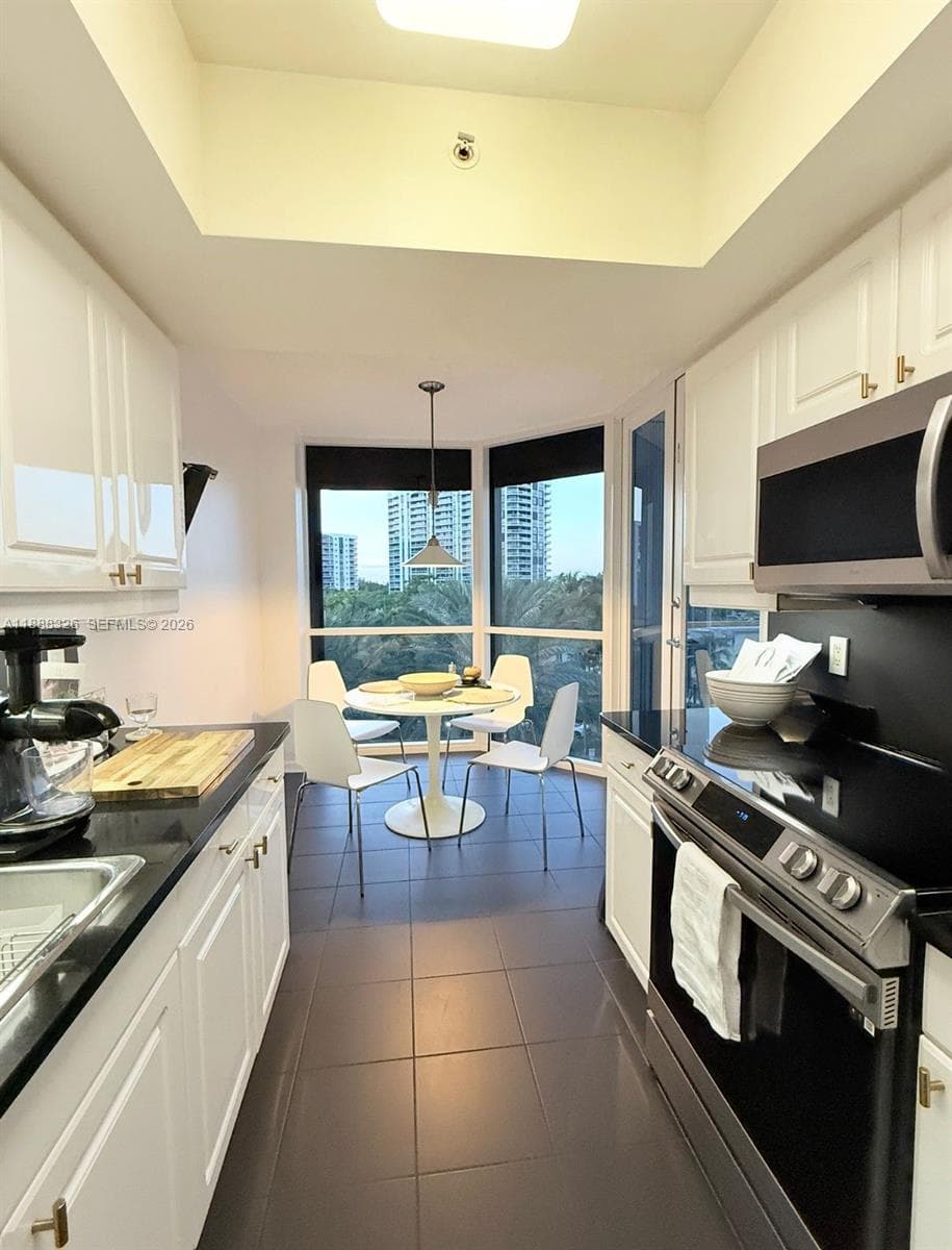 21055 Yacht Club Dr 606 photo 5