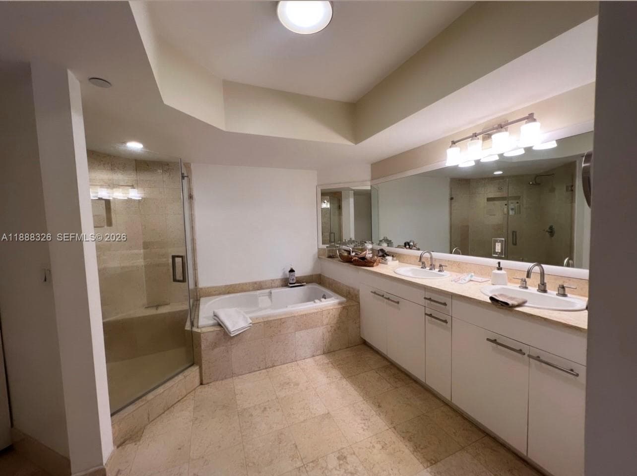 21055 Yacht Club Dr 606 photo 8